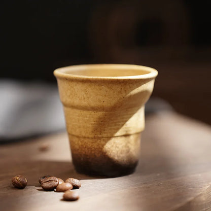 Theepot met geïntegreerde filter en schenktuit