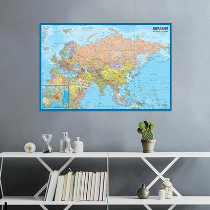 Wanddecoratie wereldkaart met houten werelddeelvormen