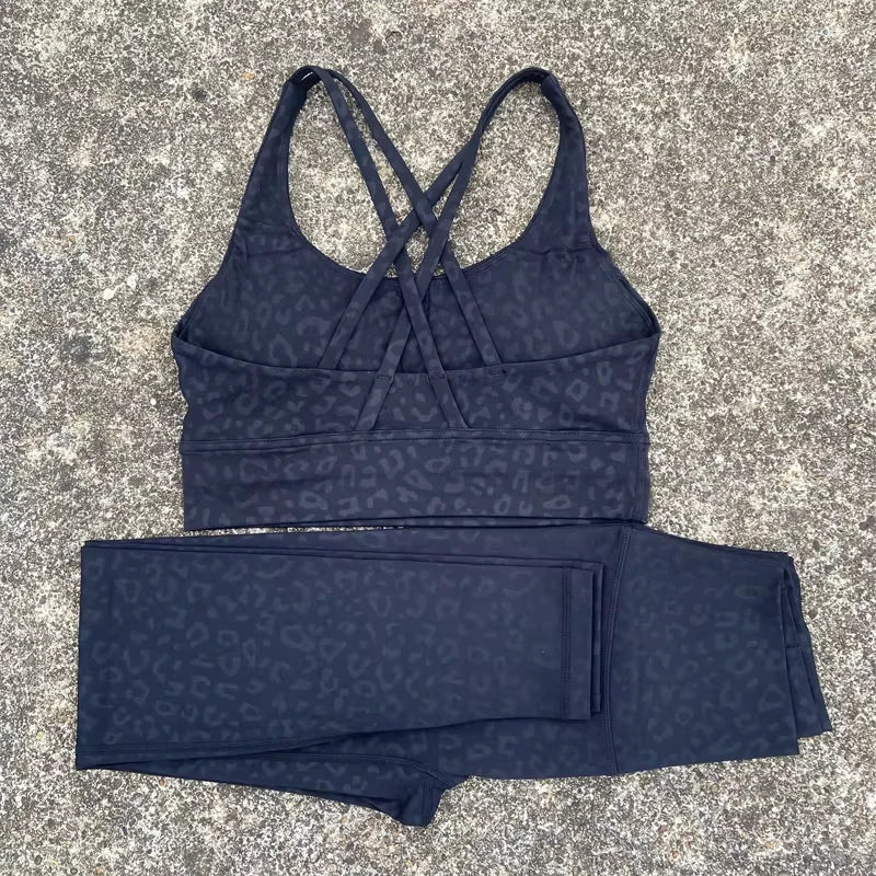 Yoga kleding in neutrale tinten met stretch
