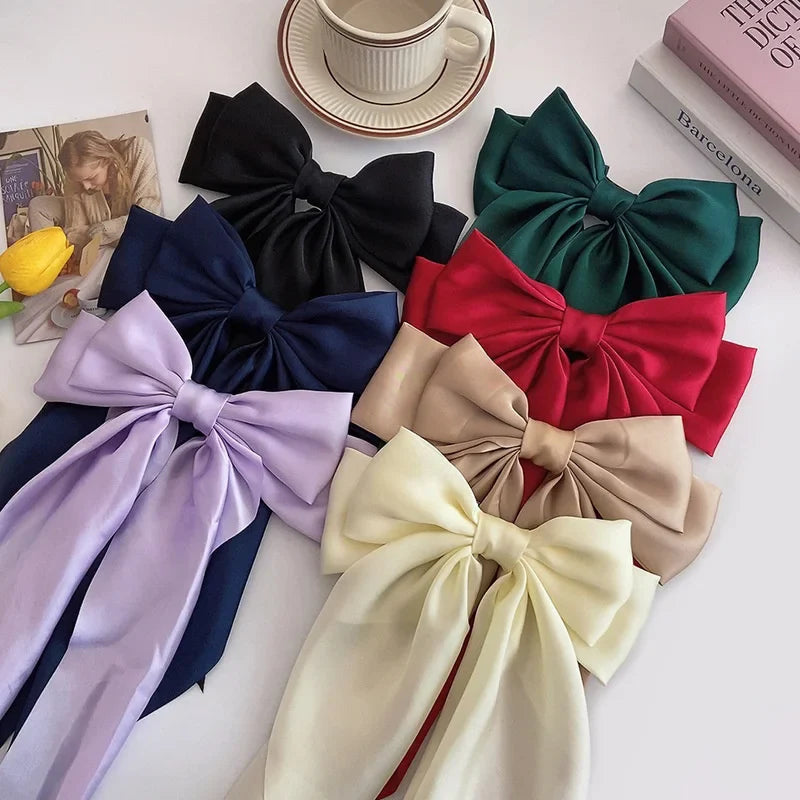 Haar accessoires met glinsterende steentjes
