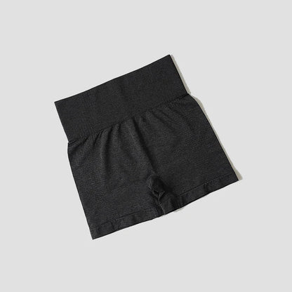 Zachte yoga kleding van H&M in aardetinten