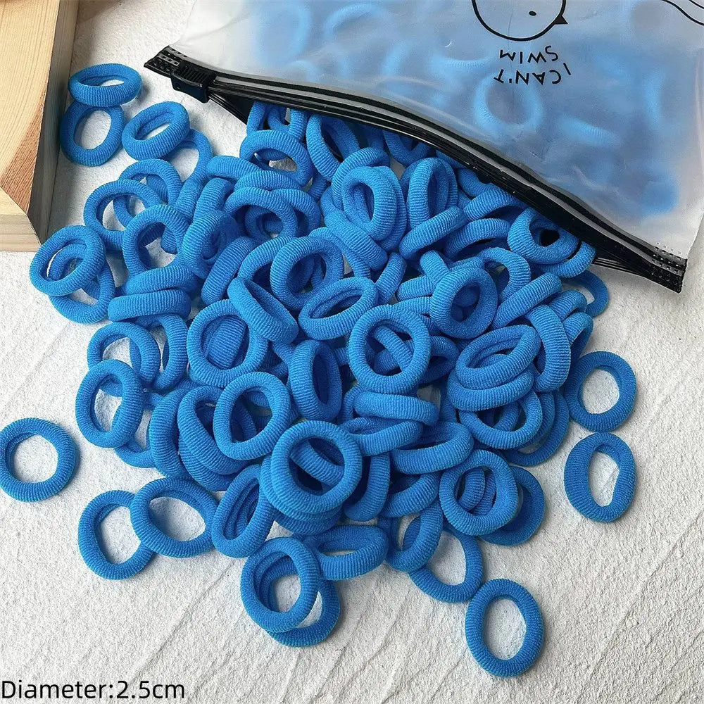 Grote scrunchie als modieus accessoire