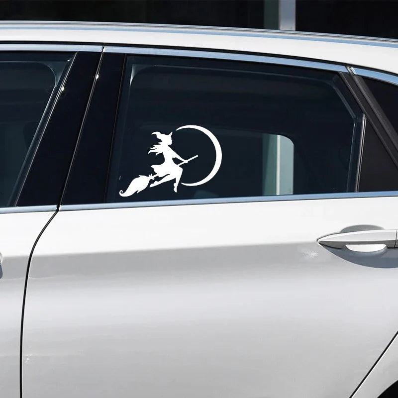 Auto stickers - Magische heks met regenboogkleuren voor unieke achterruitdecoratie