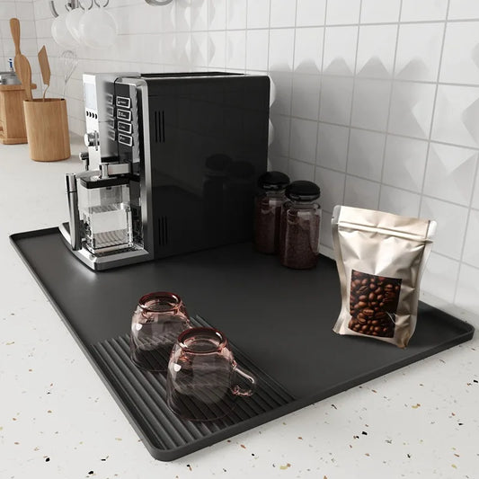 Moderne koffiewaar met strakke lijnen