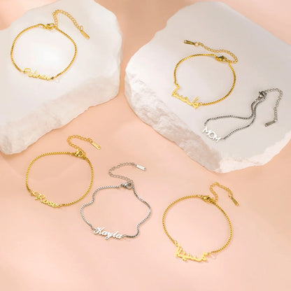 Armband met meerdere namen gegraveerd
