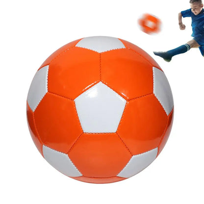 Straatvoetbal die tegen een stootje kan