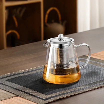 Theepot met infuser en hittebestendig handvat