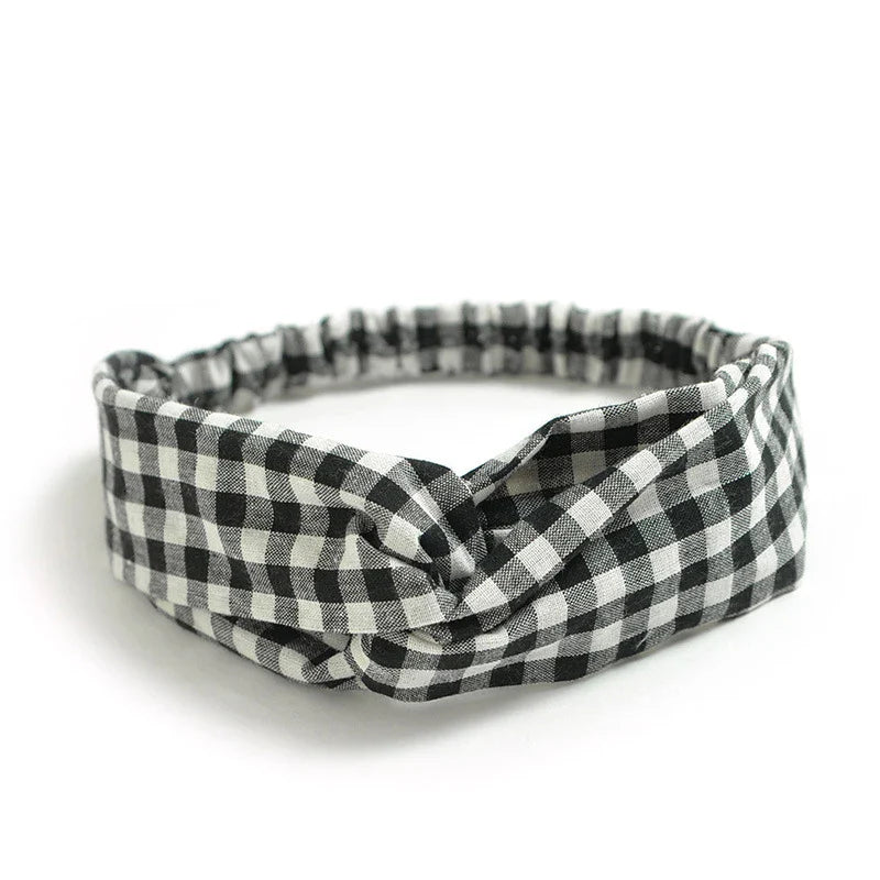 Haar accessoires in neutrale kleurencombinaties