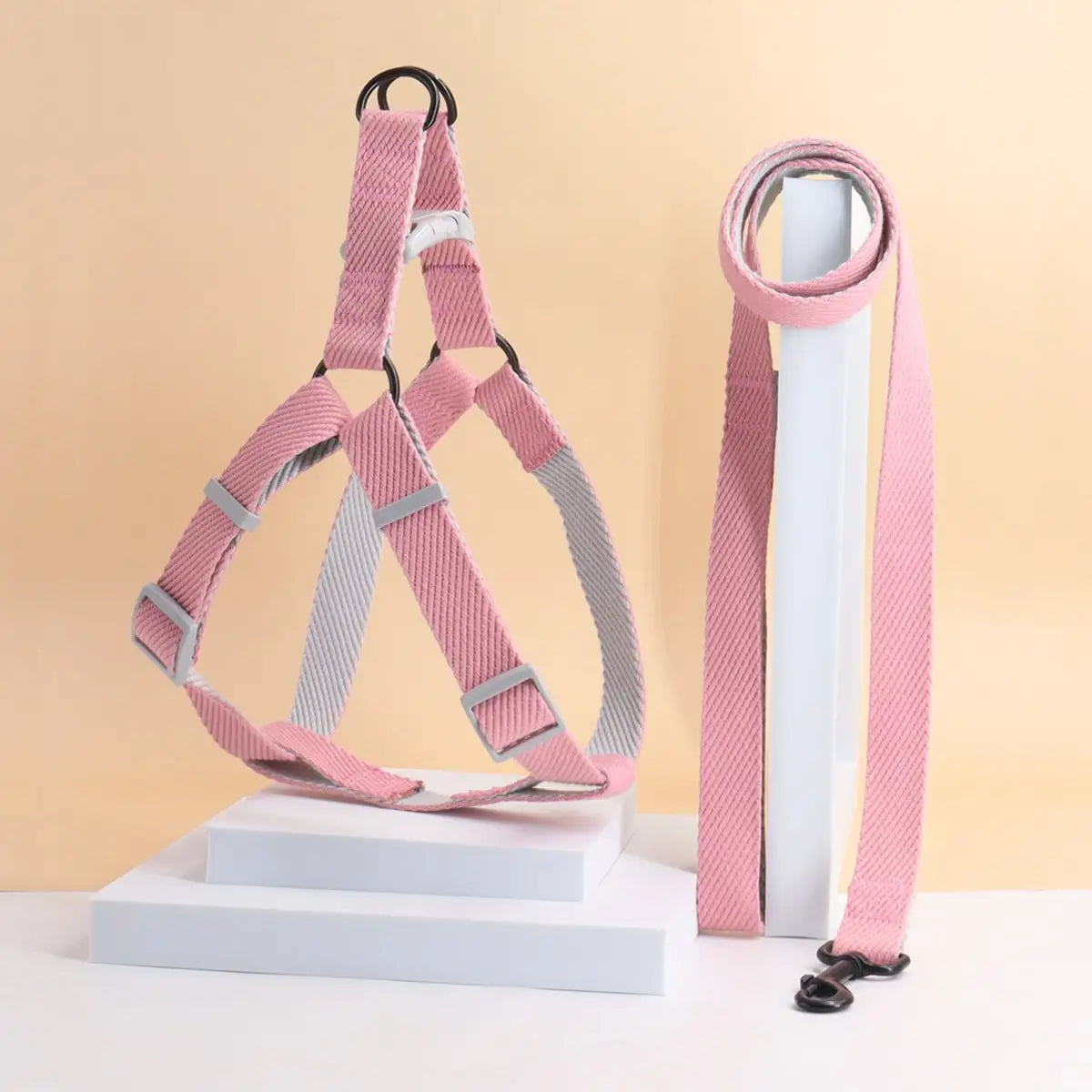 Tuigje hond met minimalistisch design – Licht en effectief