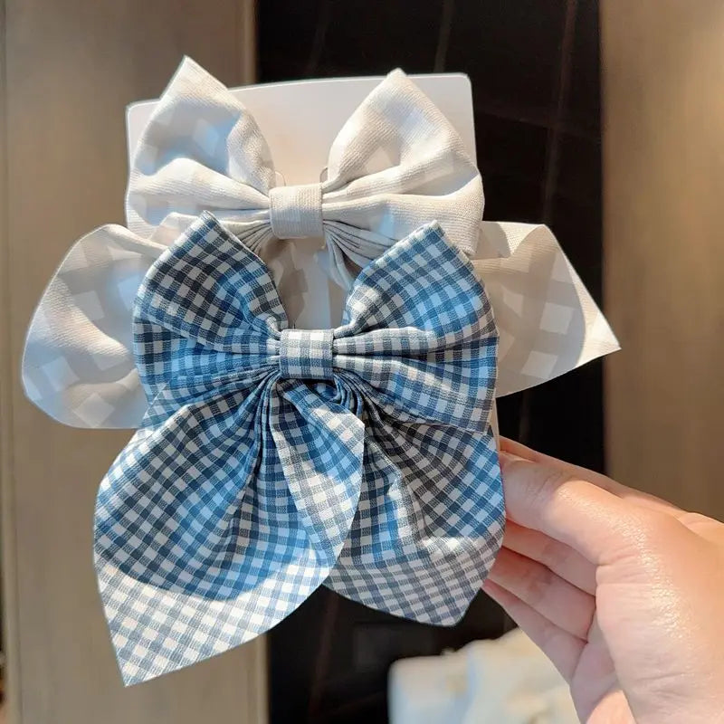 Decoratieve haarclip met bloemmotief