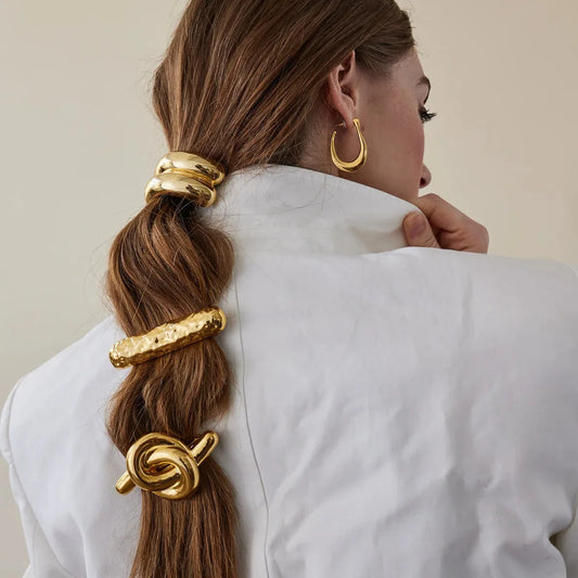 Decoratieve haarclip met bloemmotief