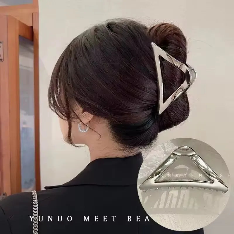Haar accessoires met elegante knoop