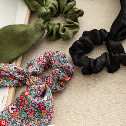 Haar accessoires voor zomerse kapsels