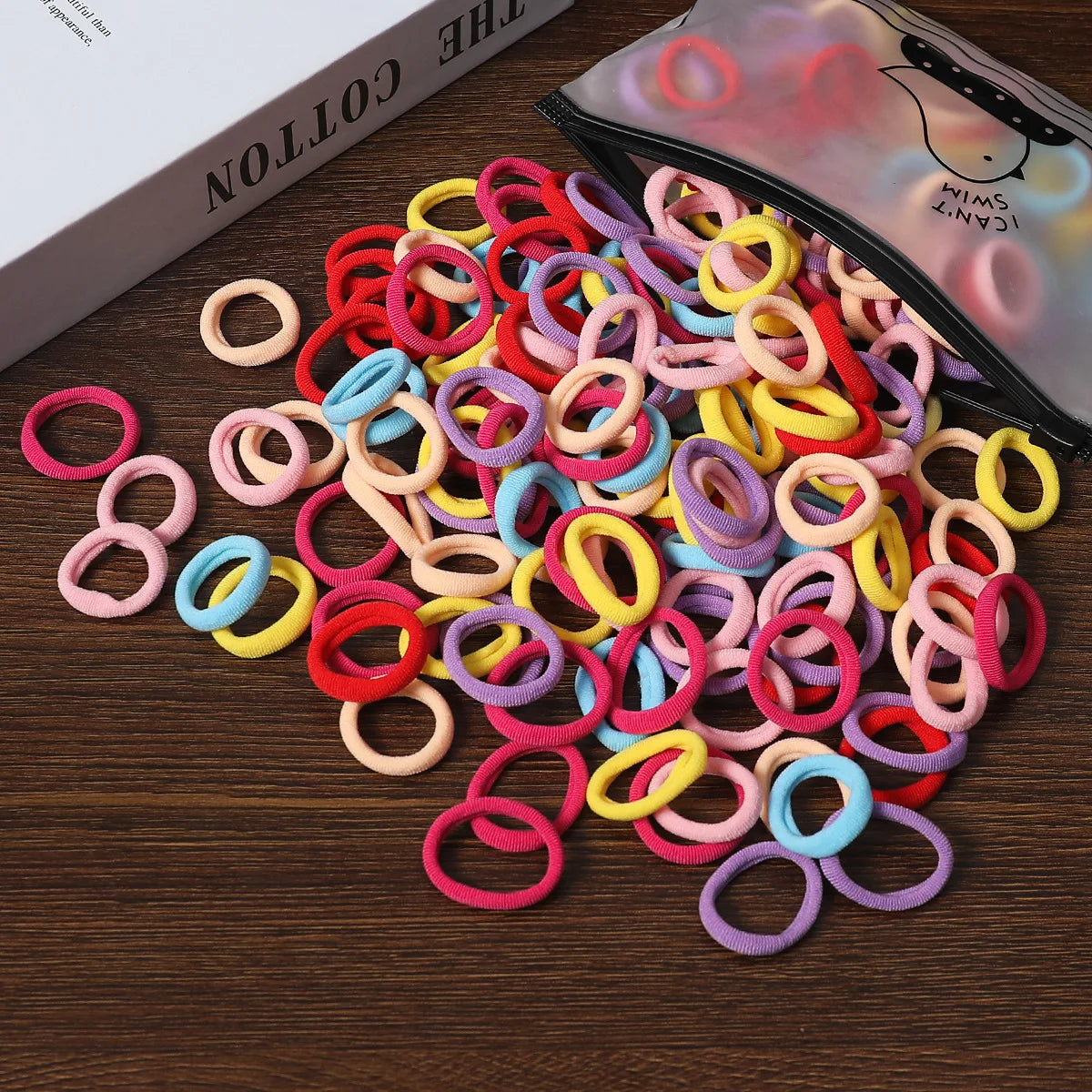 Kleine haarclips in trendy kleuren