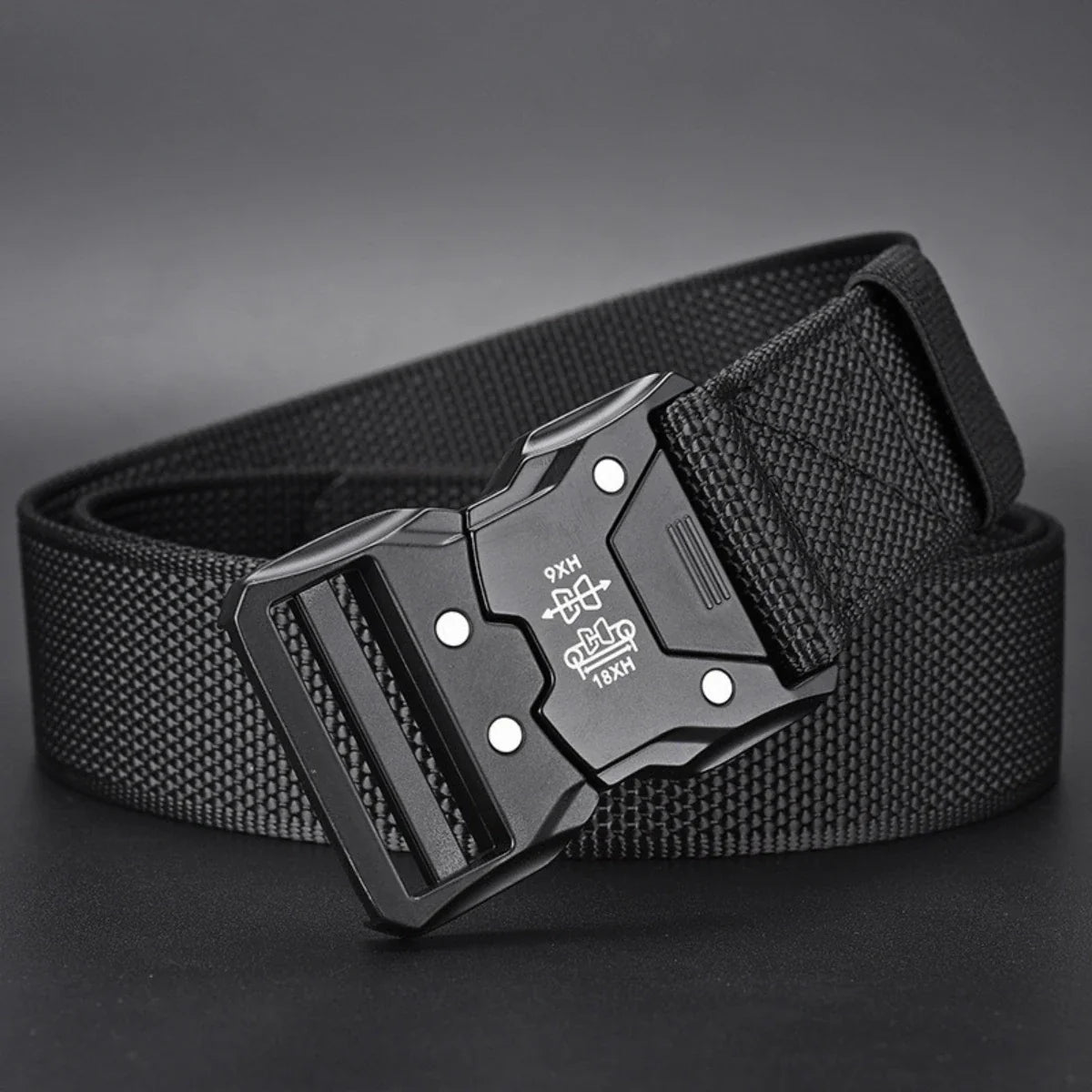 Moderne riem heren met matte metalen gesp