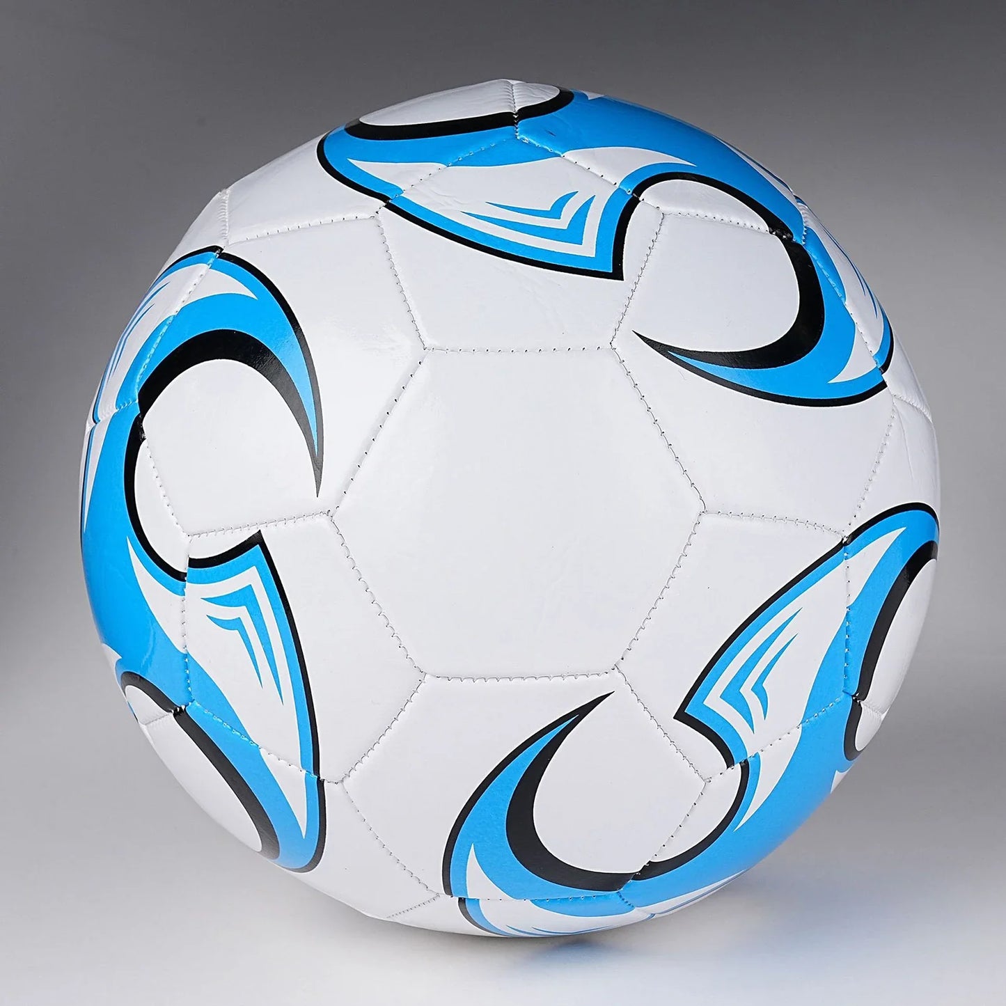 Straatvoetbal in opvallende kleuren