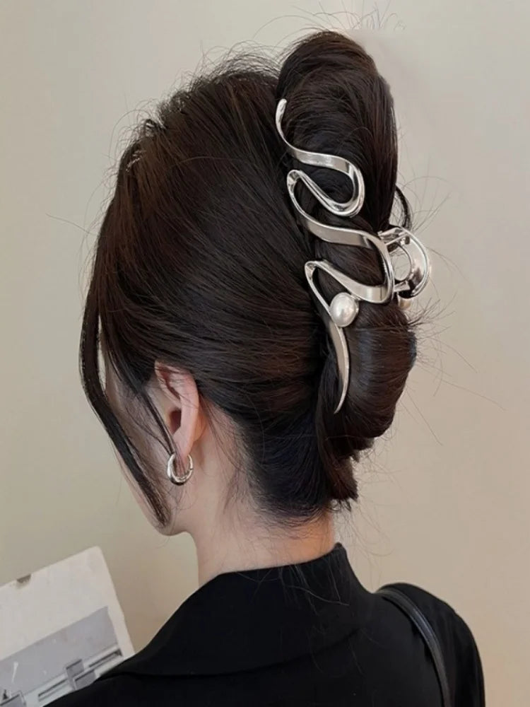 Haar accessoires met glinsterende steentjes