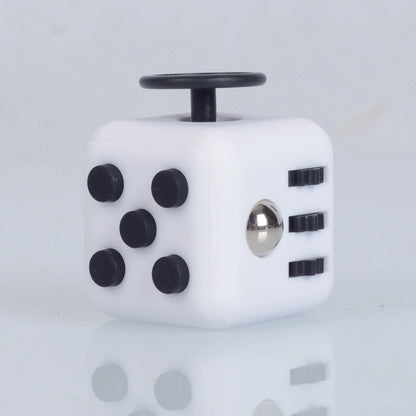 Fidget toys action - Interactieve kubus met kleurrijke knoppen voor ontspanning