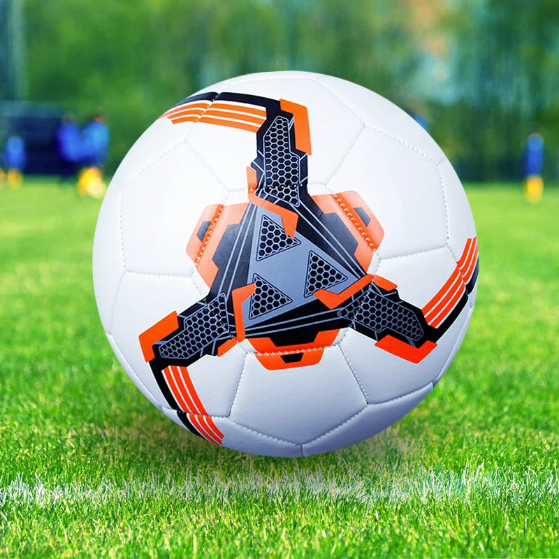 Straatvoetbal die tegen een stootje kan
