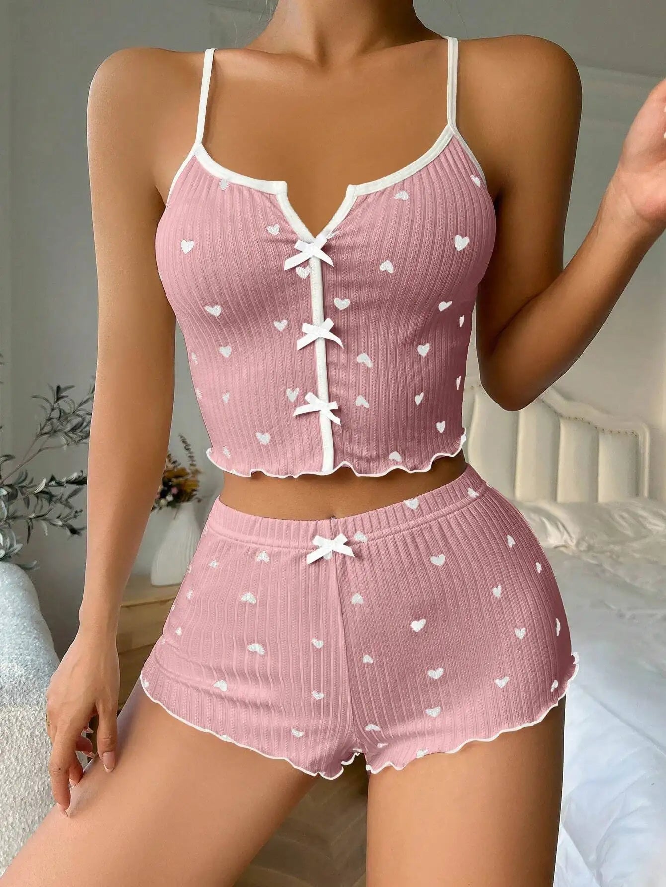 Dames pyjama met open halslijn