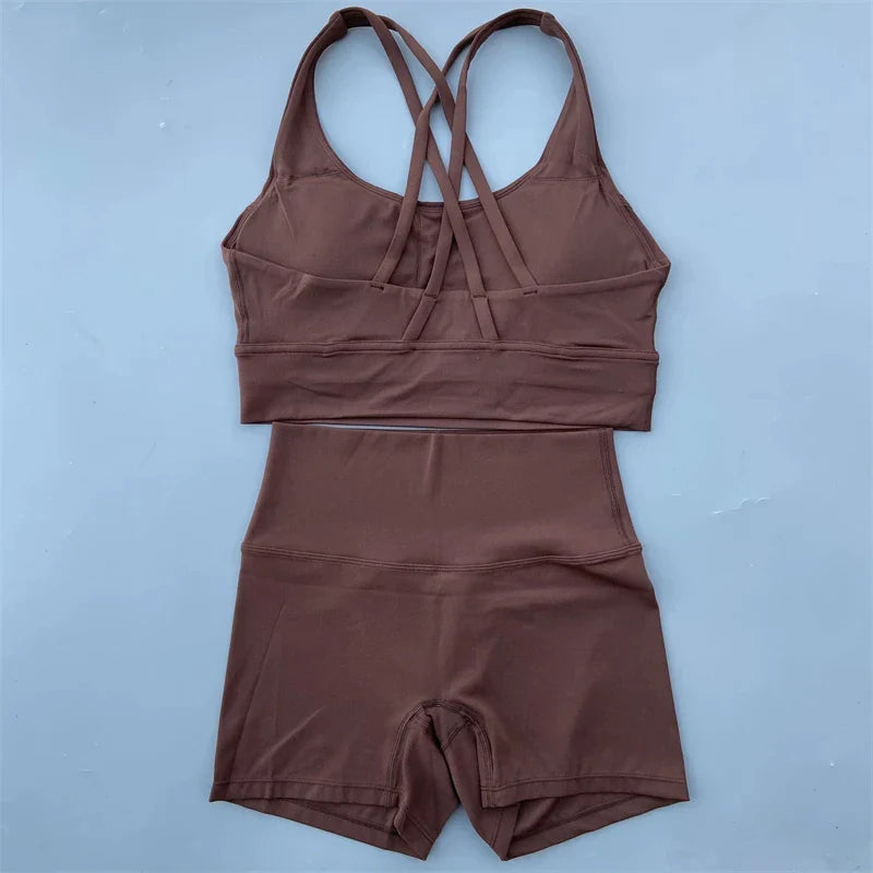 Sportieve yoga kleding in frisse tinten