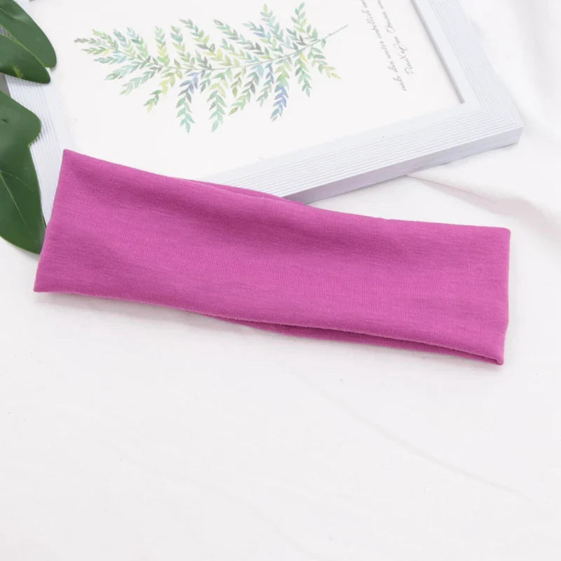 Minimalistische haar accessoires in goudkleur
