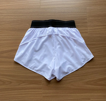 Yoga kleding hema in minimalistische stijl
