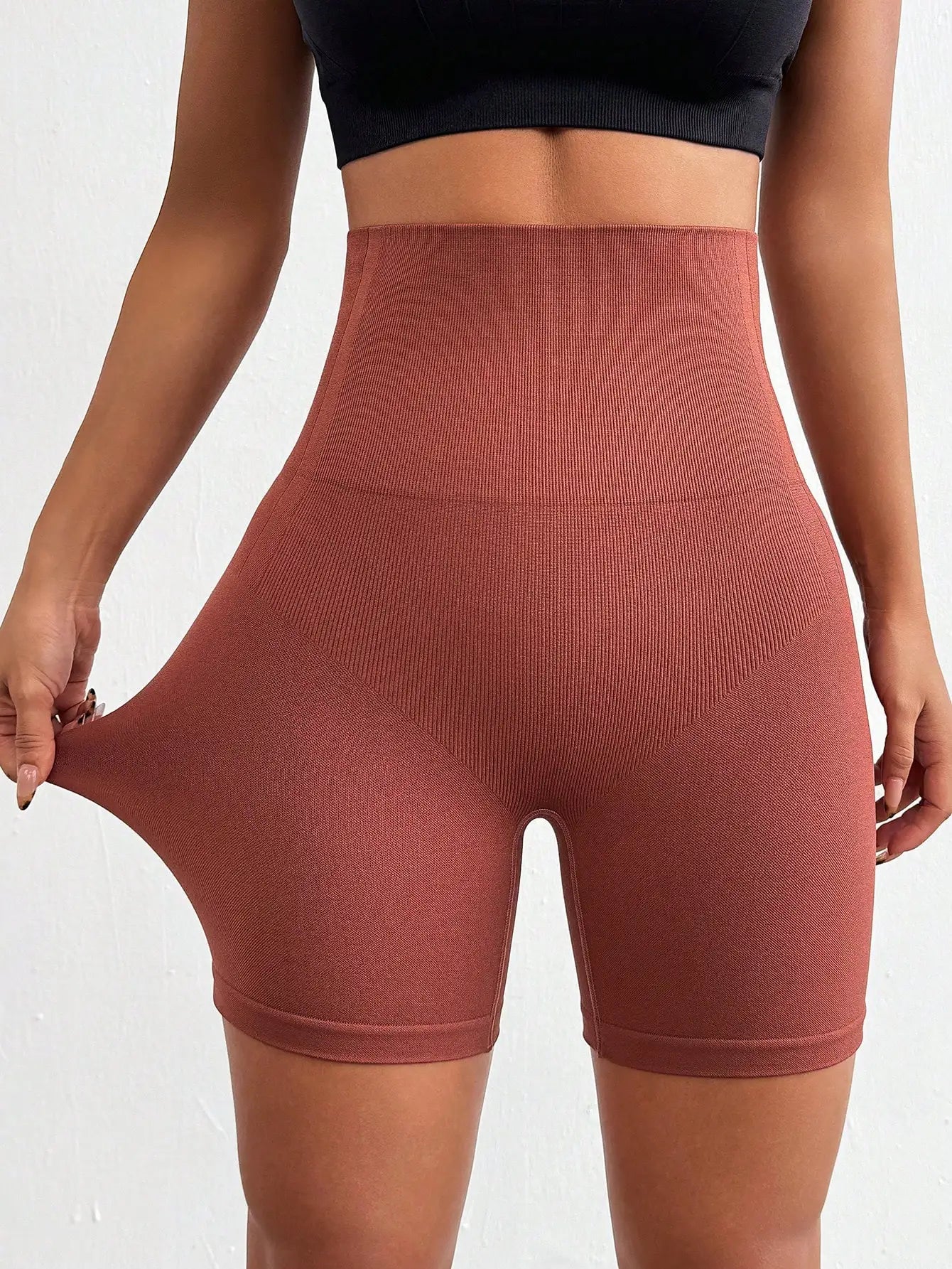 Stretch yoga outfit in neutrale kleuren
