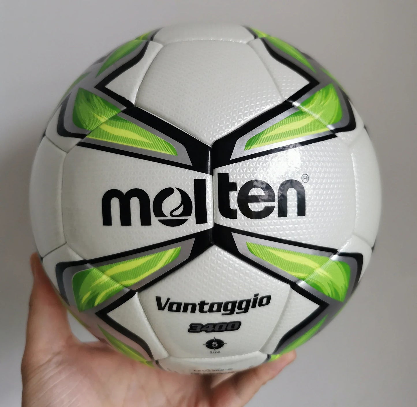 Voetbal in officiële maat 5