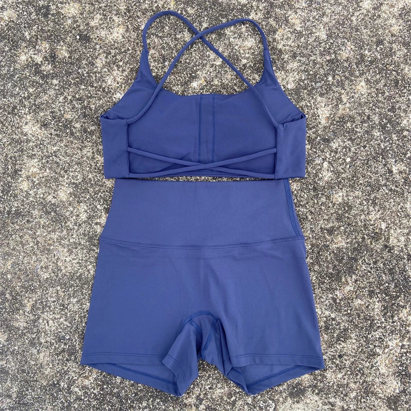 Modieuze yoga kleding met rugdetail