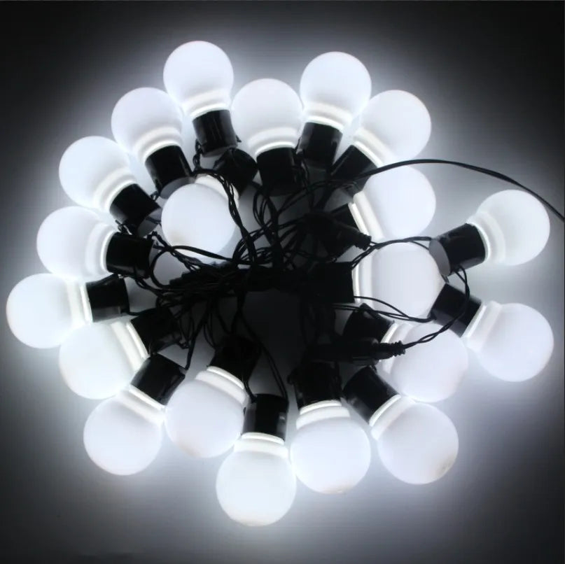 Grote licht slinger buiten – Perfect voor tuinfeesten