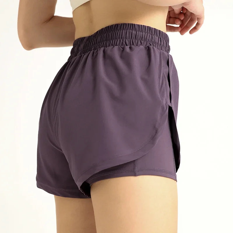 Modieuze yoga kleding met rugdetail