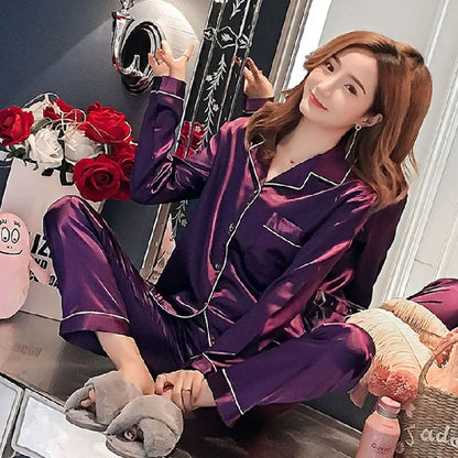 Dames pyjama Livera met elegante pasvorm