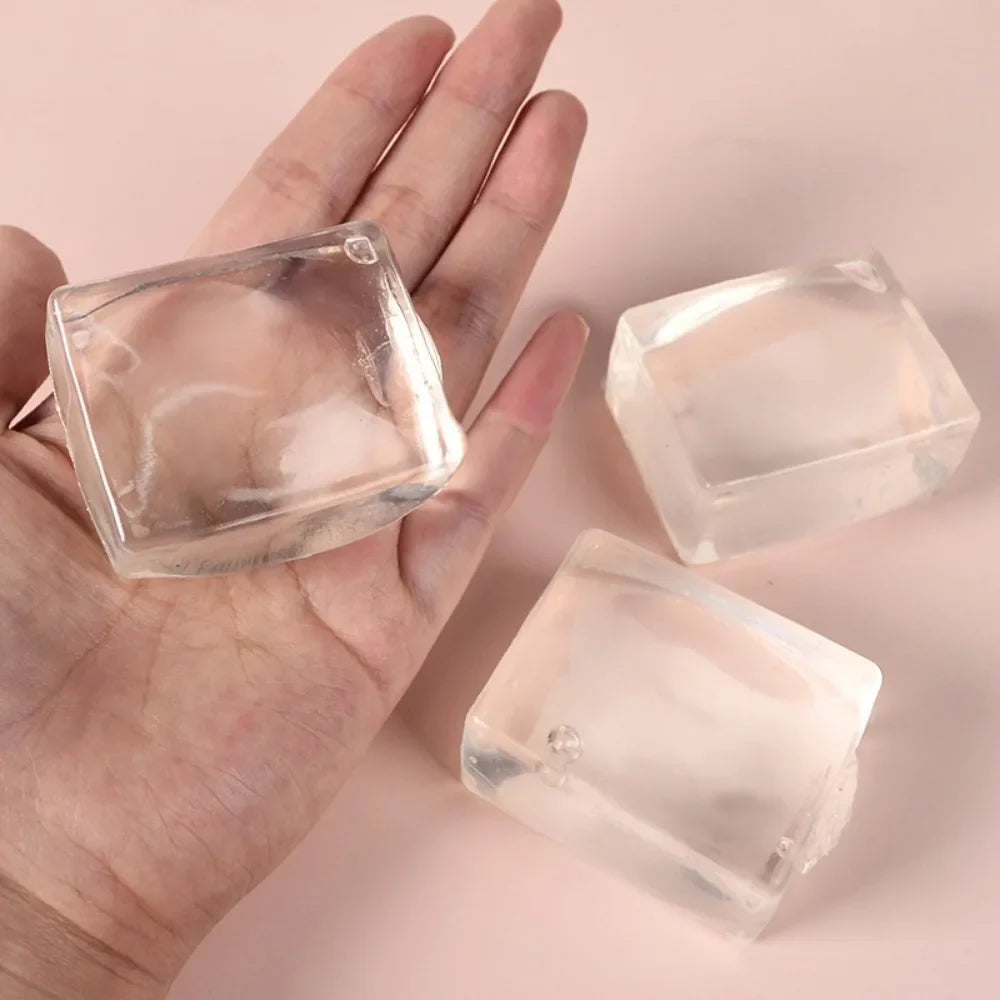 Intertoys stressbal met kleurrijke vormgeving