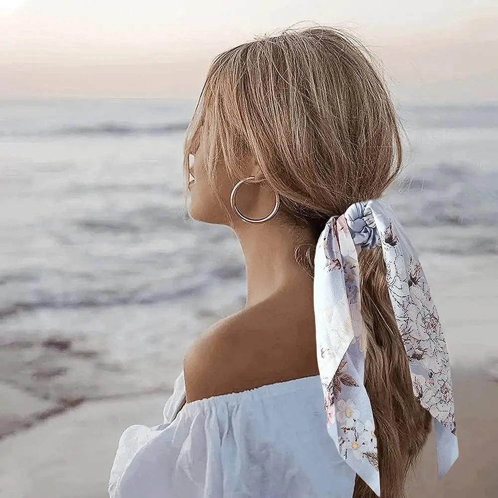 Klassieke haar accessoires in neutrale tinten