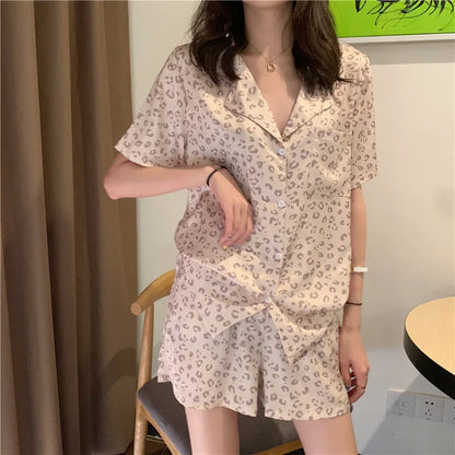 Dames pyjama Livera met mooie pasvorm