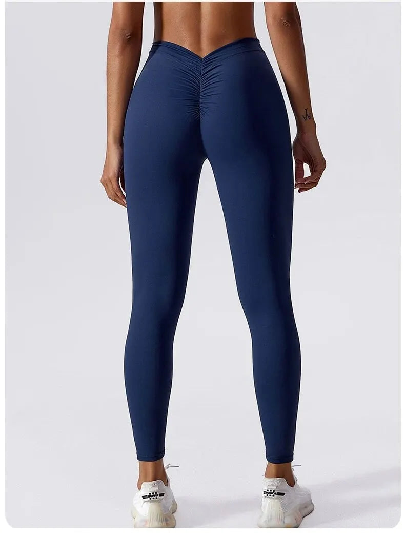 Zachte yoga kleding van H&M in aardetinten