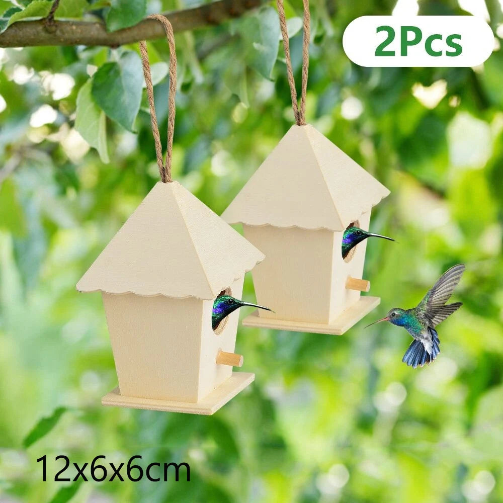 Houten vogelhuisjes op paal – Stabiele oplossing