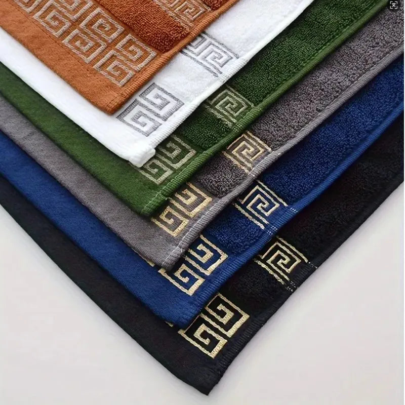 HEMA badhanddoek met strakke lijnen – Tijdloos design