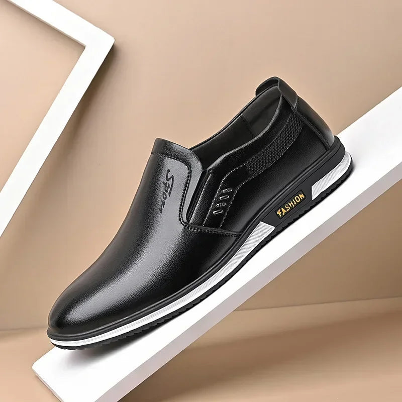 Lichte herenschoenen in zomers wit