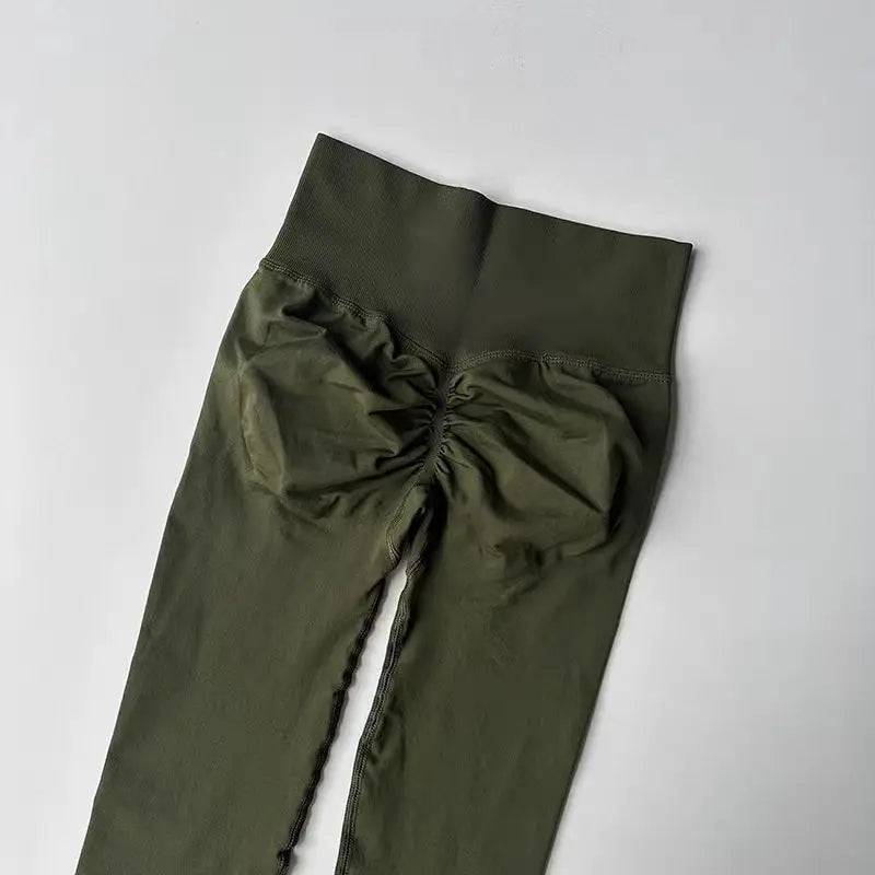 Yoga kleding hema in minimalistische stijl