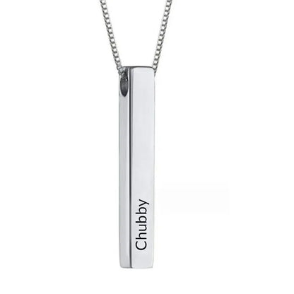 Sierlijke ketting met naam gegraveerd in sierplaat