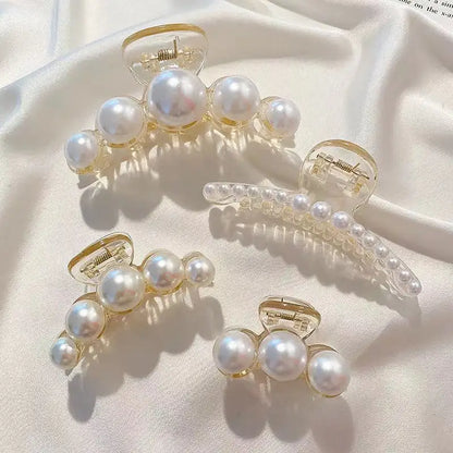 Klassieke haar accessoires in neutrale tinten