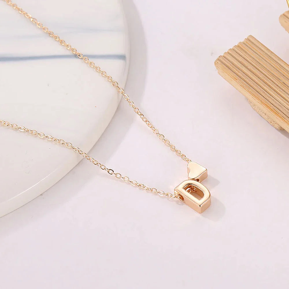 Ketting met gegraveerde naam op langwerpige hanger