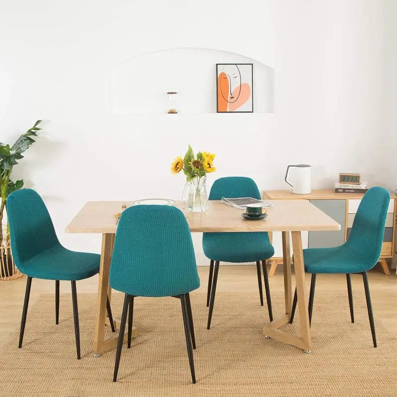 Houten krabpaal in neutrale tinten – Rustig en chic