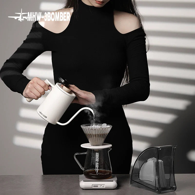 Koffiewaar van keramiek met minimalistische uitstraling