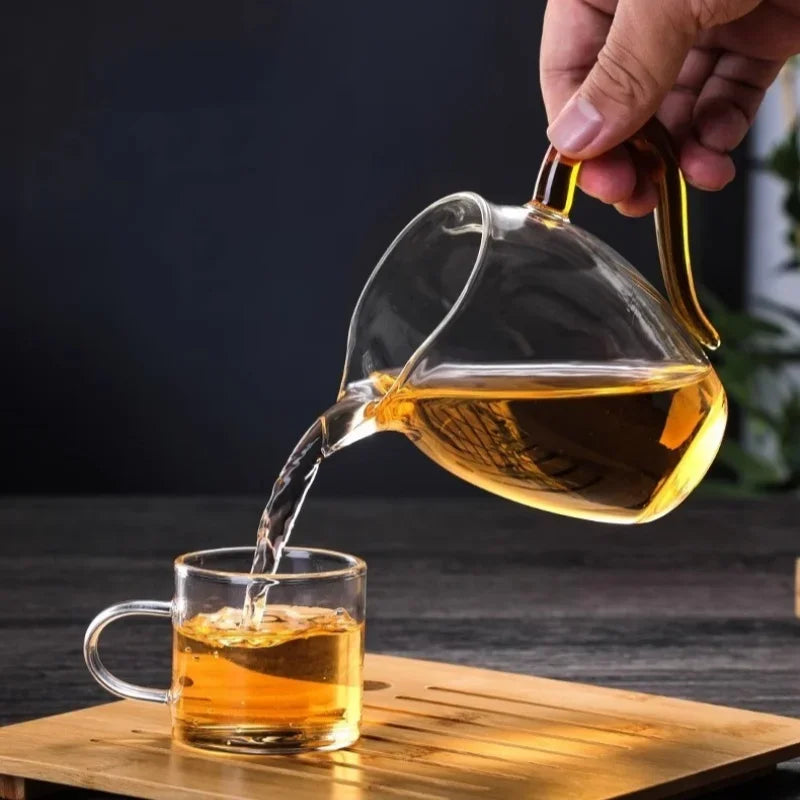 Kleine theepot voor persoonlijk thee moment