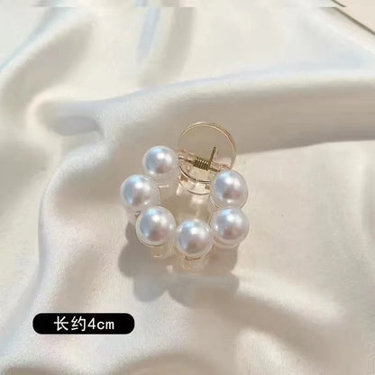 Decoratieve haarclip met bloemmotief