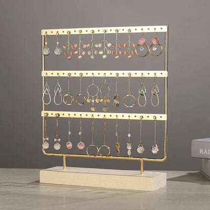 Hangend sieradenrek – Bespaar ruimte met stijl