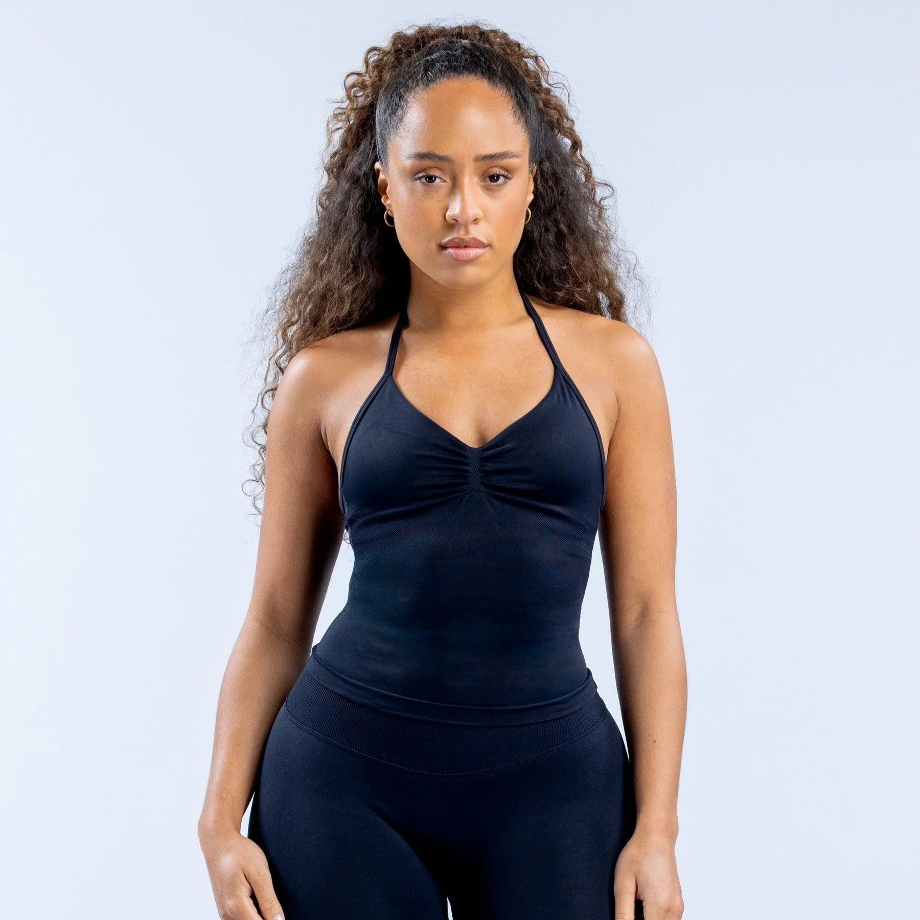 Ademende yoga outfit ideaal voor intensieve sessies